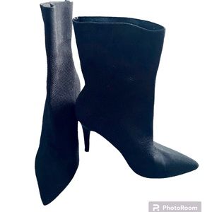 Brash.  Stylish Black knit high heel boots 7 wide